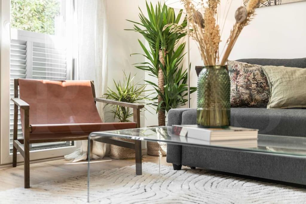 Calm Apartment With Private Patio By Rems マラガ エクステリア 写真